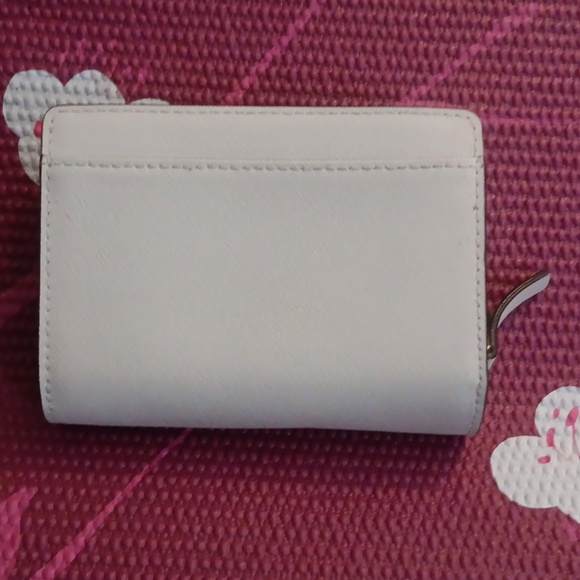 Kate Spade - Picture 2 of 6